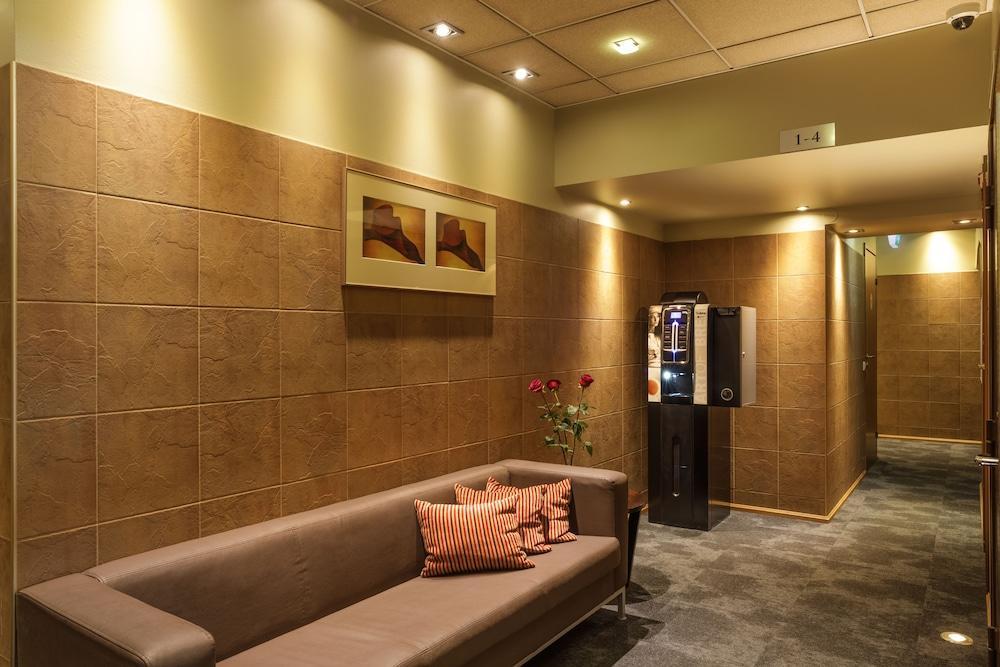 By Unique Hotell