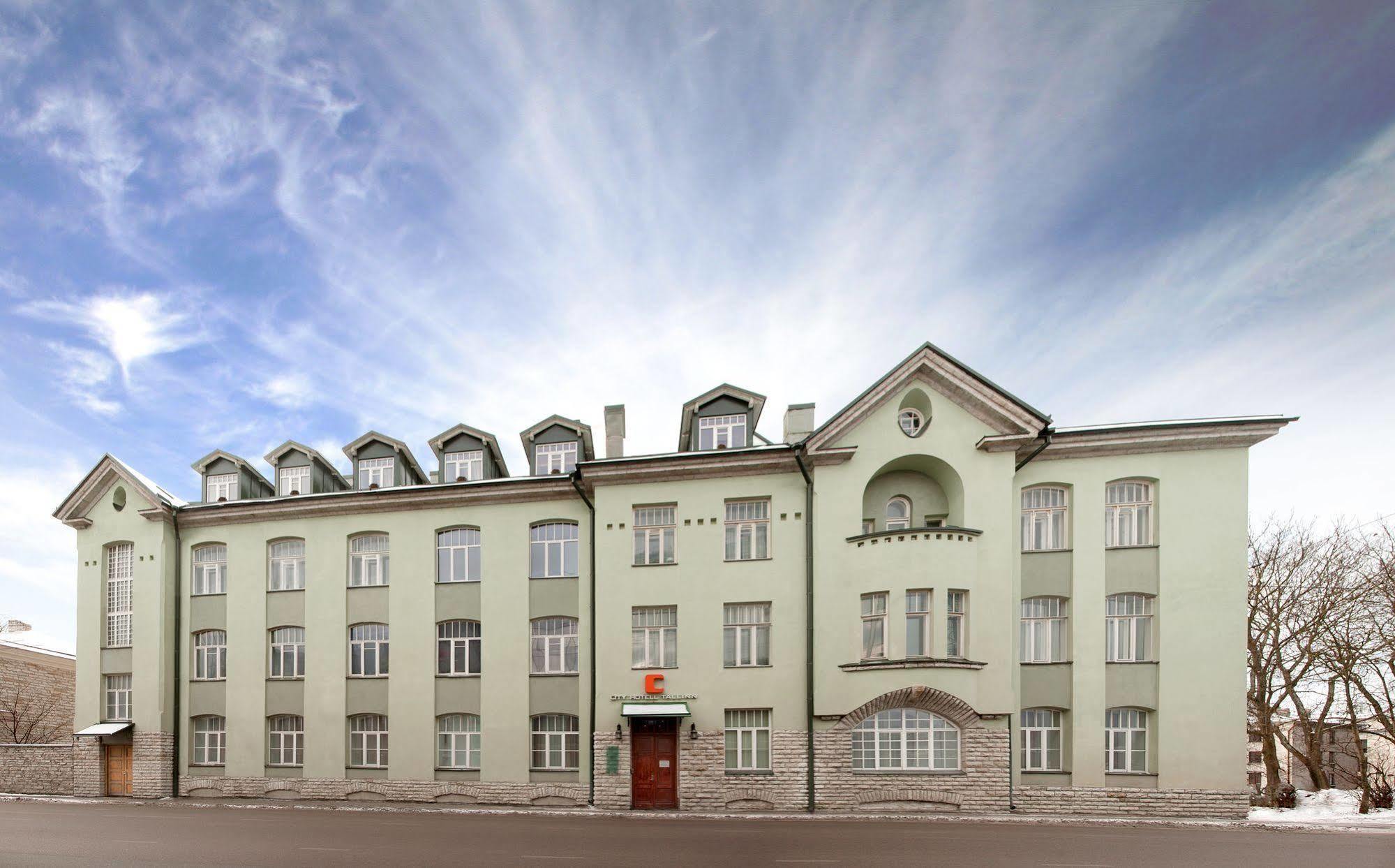 Hotell By Unique 2*